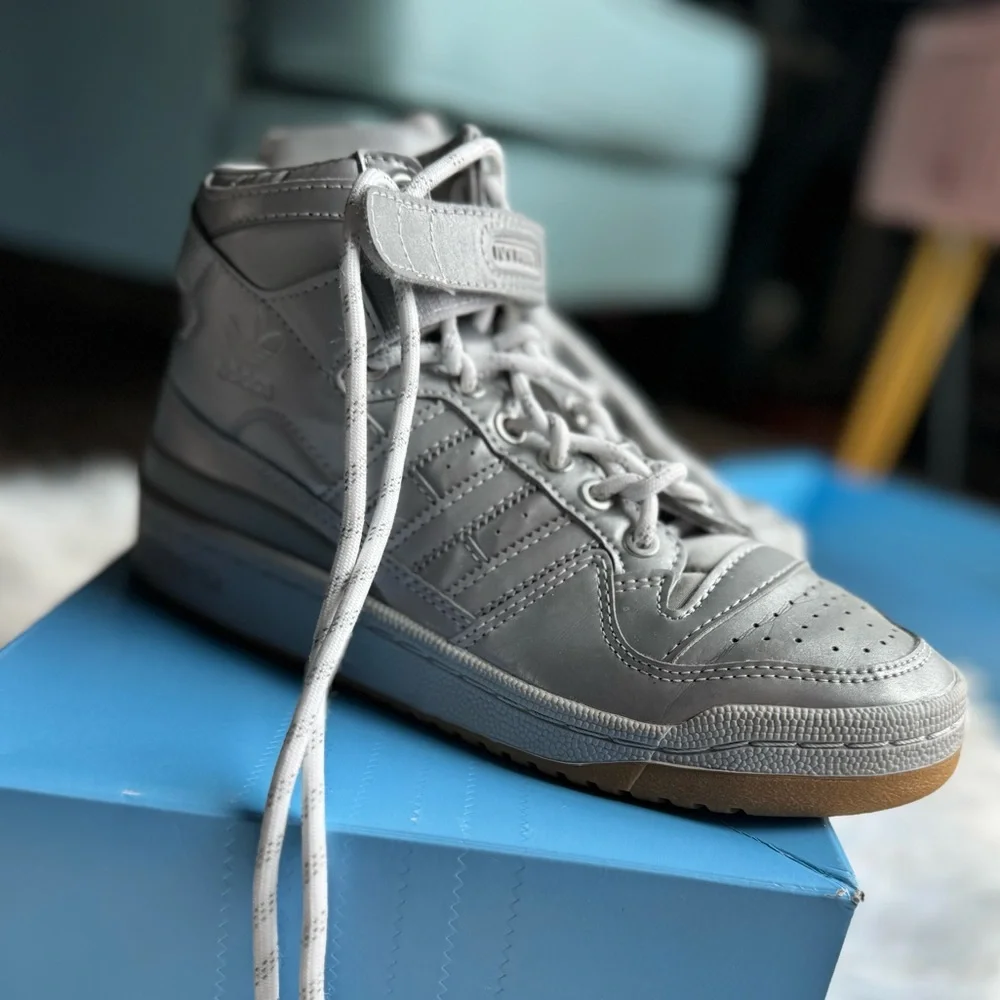 Ivy Park x Adidas Forum Mid ‘silver metallic’ from the ICY PARK COLLECTION - Picture 3 of 10